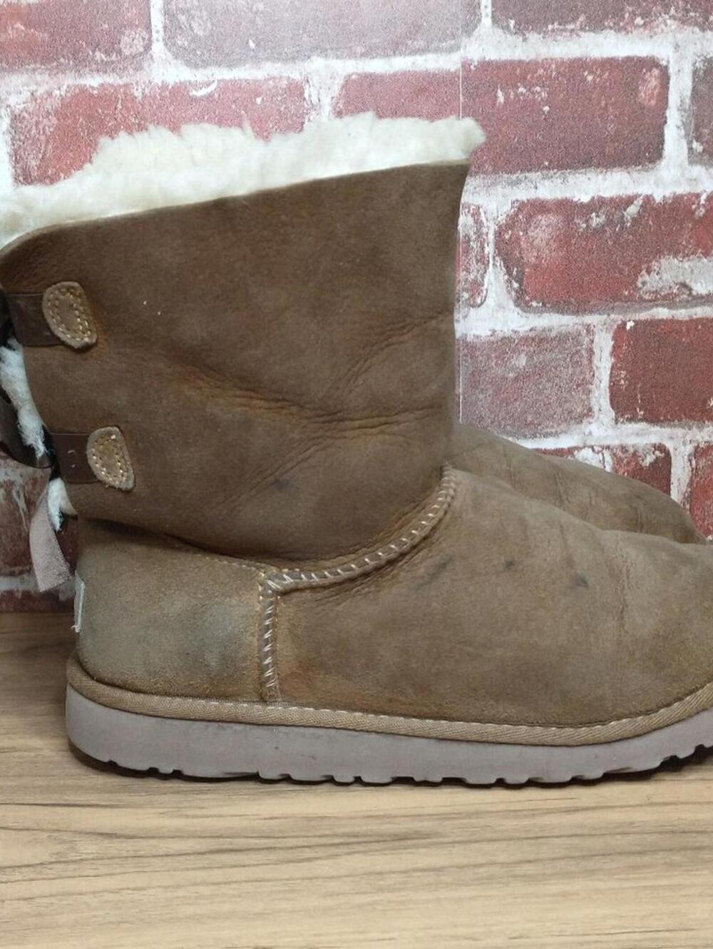 UGG Boots Girls Size 4 Brown Short Style Bailey Bow Fluffy Easy On Winter Boots